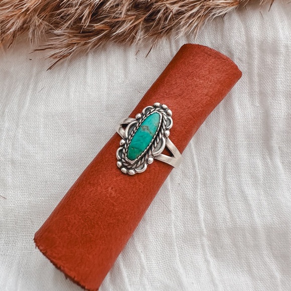 Vintage Size 8 turquoise mini ring - Picture 2 of 3